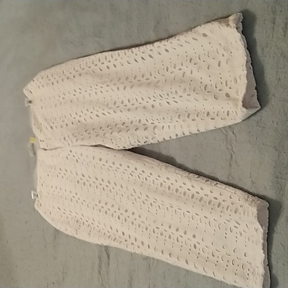 Lovely ladies white pants - Picture 5 of 12